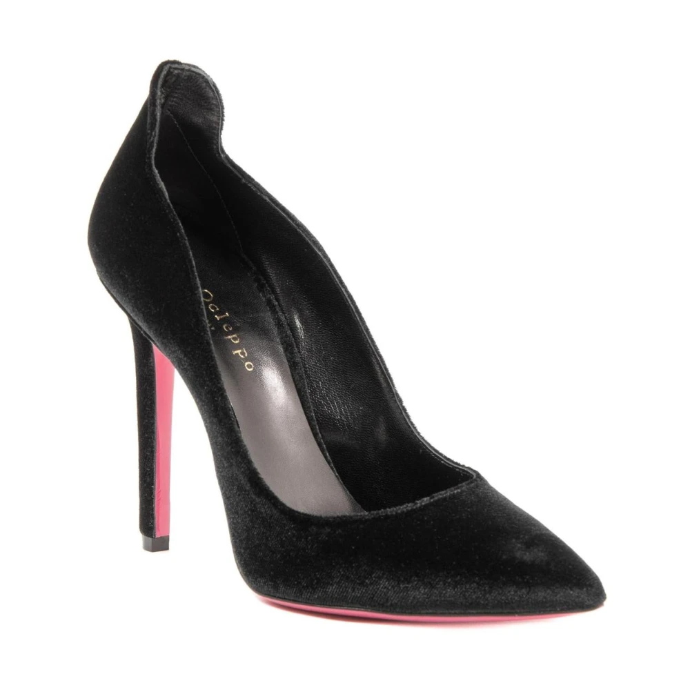 Dee Ocleppo Pumps met Puntige Neus en Hoge Hak