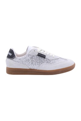 sneaker-elegant-pour-la-collection-indries