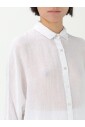 chemise-blanche-en-lin-a-col