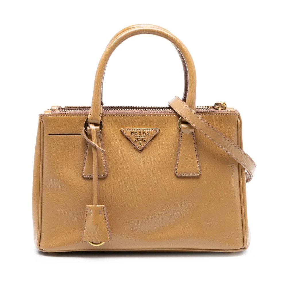 Prada Vintage Women's Brown Pre-Owned Vintage Saffiano Leather Top Handle Bag
