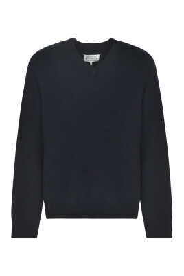 v-neck-knitwear