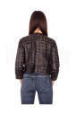 veste-en-daim-avec-motif-carre