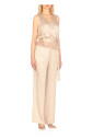beige-jumpsuit-met-v-hals-en-wijde-pijpen