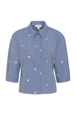 bla-denim-skjorta-med-broderade-blommor
