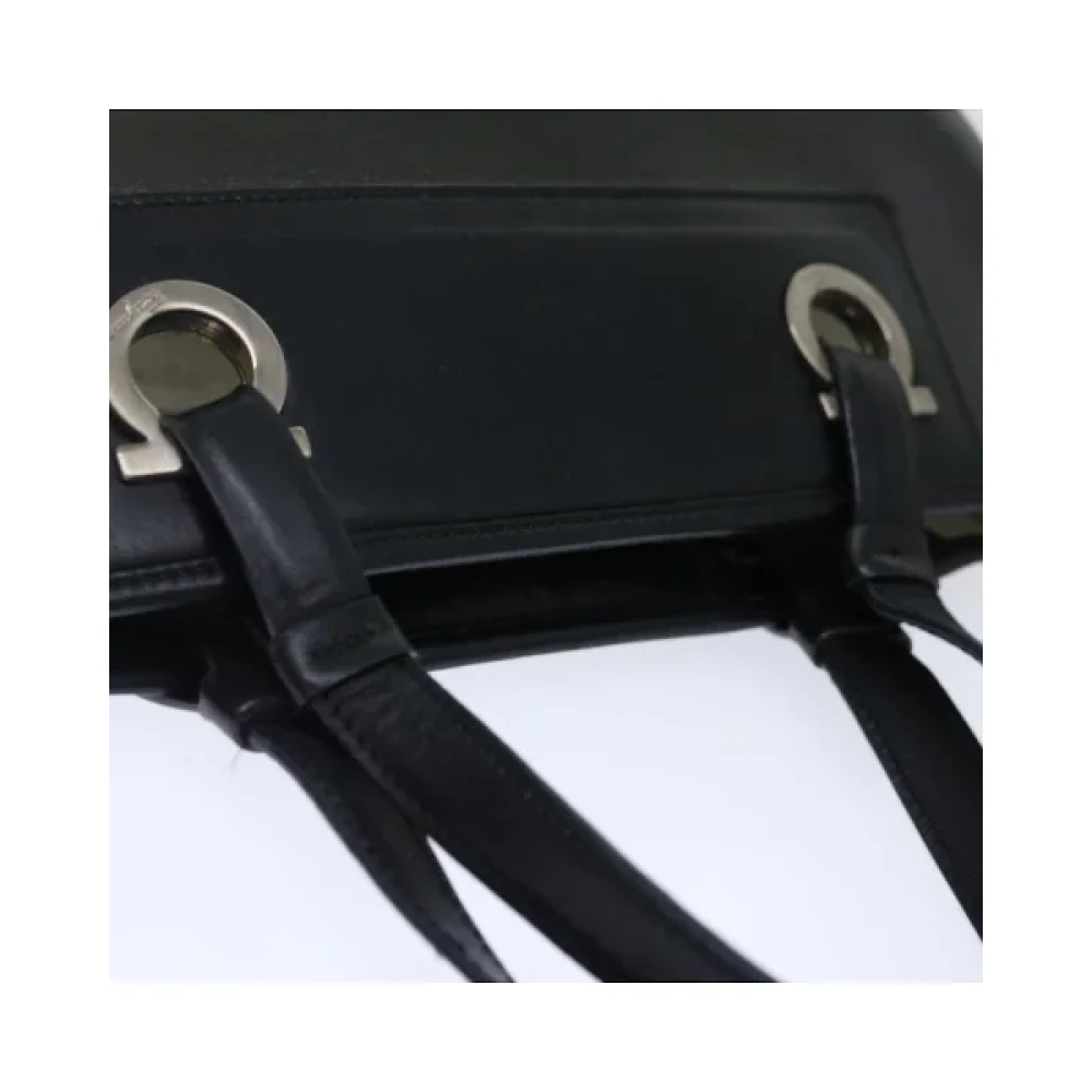 Salvatore Ferragamo Pre-owned Leather handbags Black Dames
