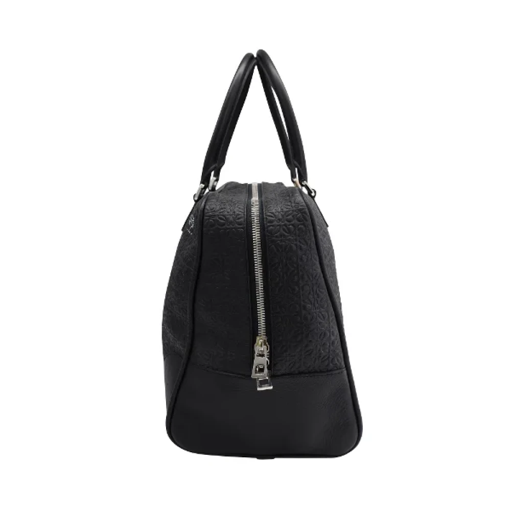 Loewe Leather handbags Black Heren