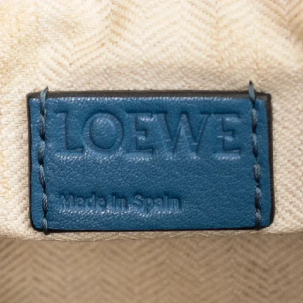 Loewe Pre-owned Leather handbags Blue Dames