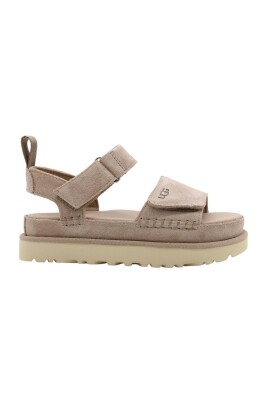 stilfulde-sandaler-til-maend-og-kvinder