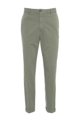 green-chino-pants-stylish-ss25
