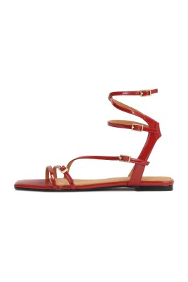 roda-sandaler-med-fina-remmar