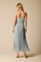 robe-de-soiree-en-soie-avec-decollete-plongeant