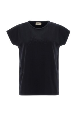 chic-embroidered-tee-for-women