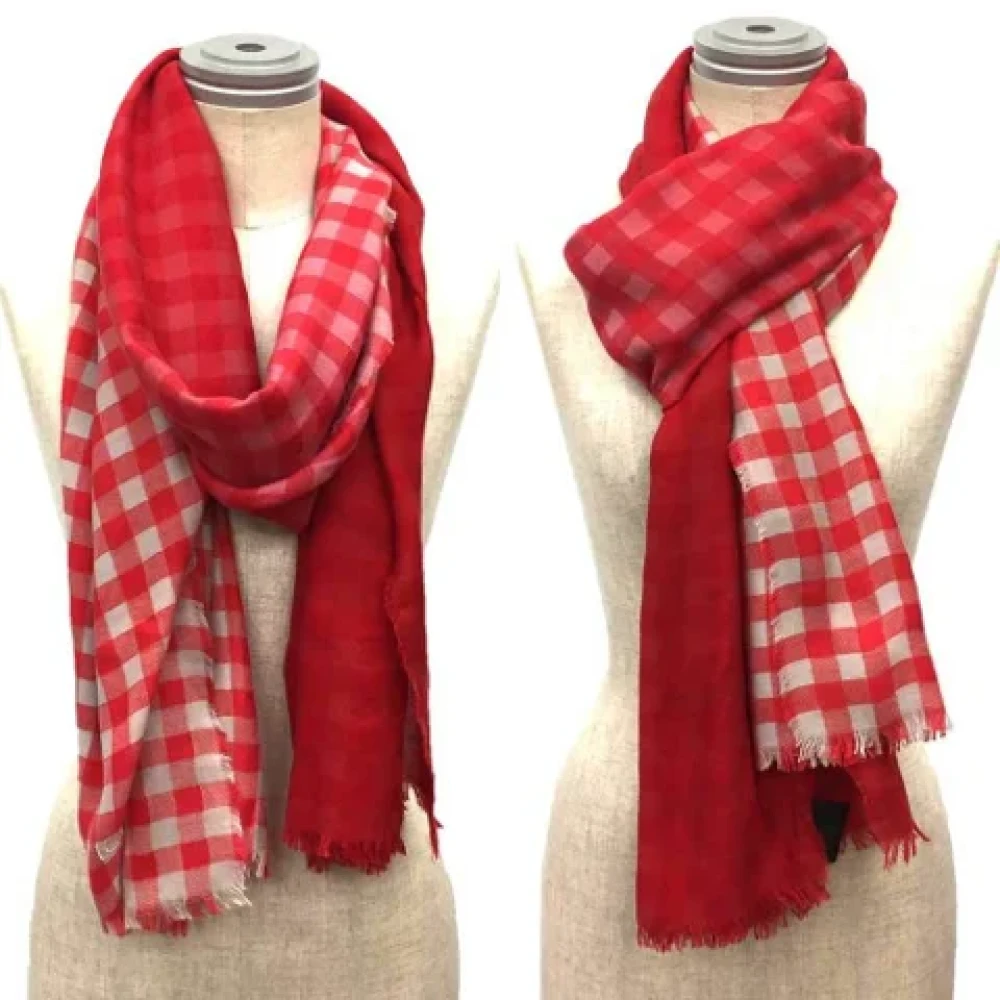 Louis Vuitton Vintage Pre-owned Silk scarves Red Dames
