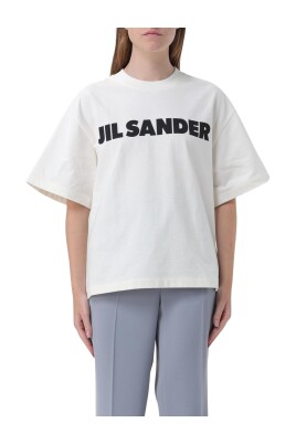 t-shirt-minimaliste-avec-logo-pour-femmes