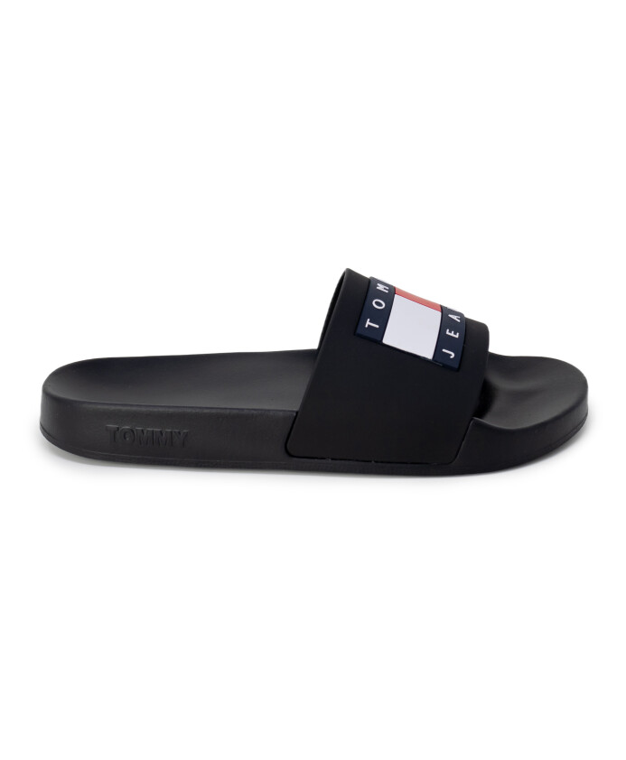 chaussons-en-caoutchouc-noirs-elegants