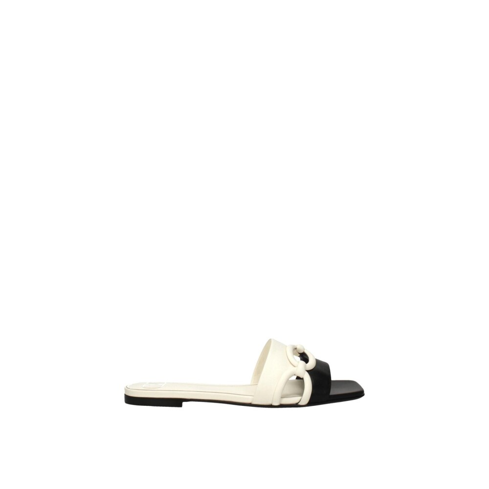 【関税&送料込】Valentino Garavani Turbante Famiglia 1 S Valentino Garavani Women's Fashion • Shop Women's Fashion