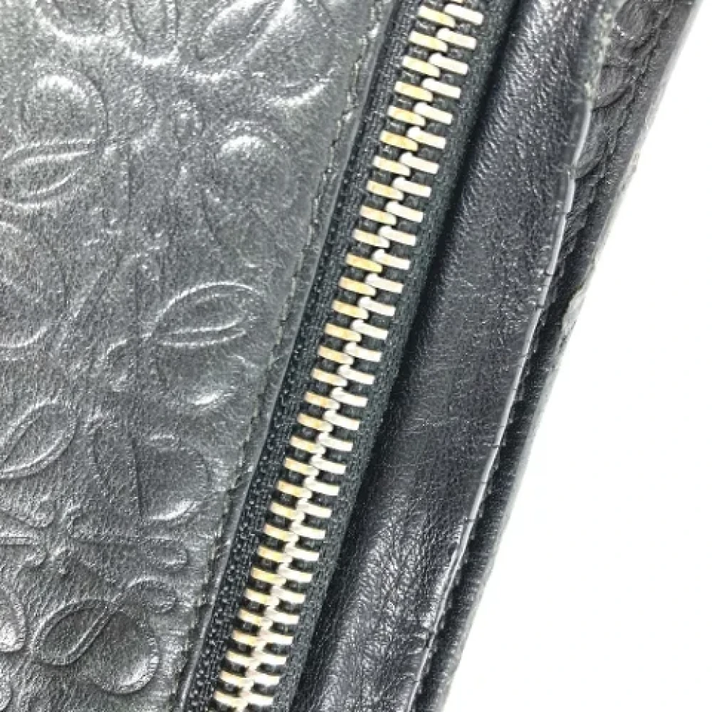 Loewe Pre-owned Leather clutches Black Heren