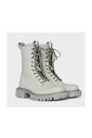 bottes-de-combat-en-couleur-ciment