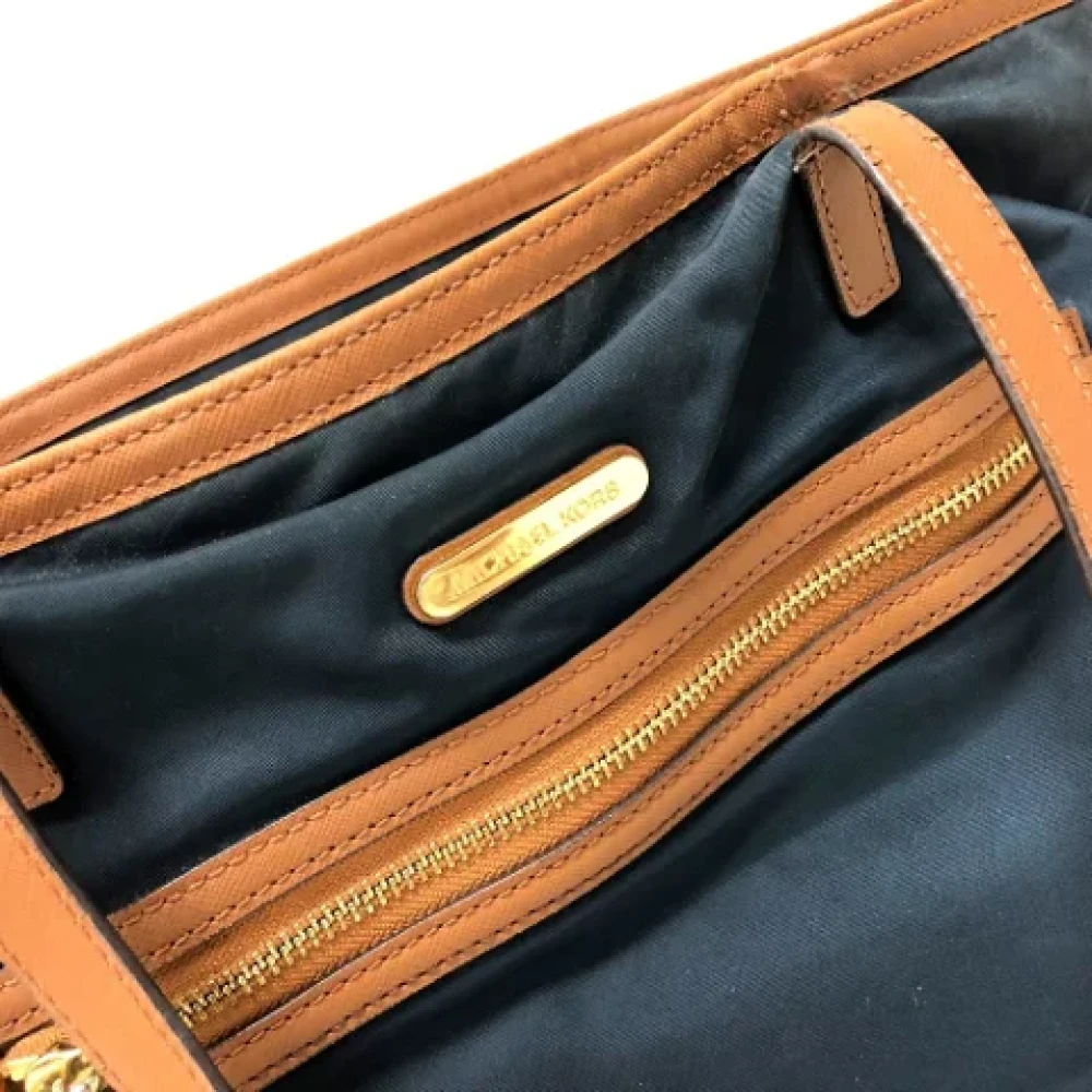 Michael Kors Pre-owned Fabric shoulder-bags Blue Dames