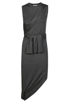 robe-sans-manches-chic-avec-details