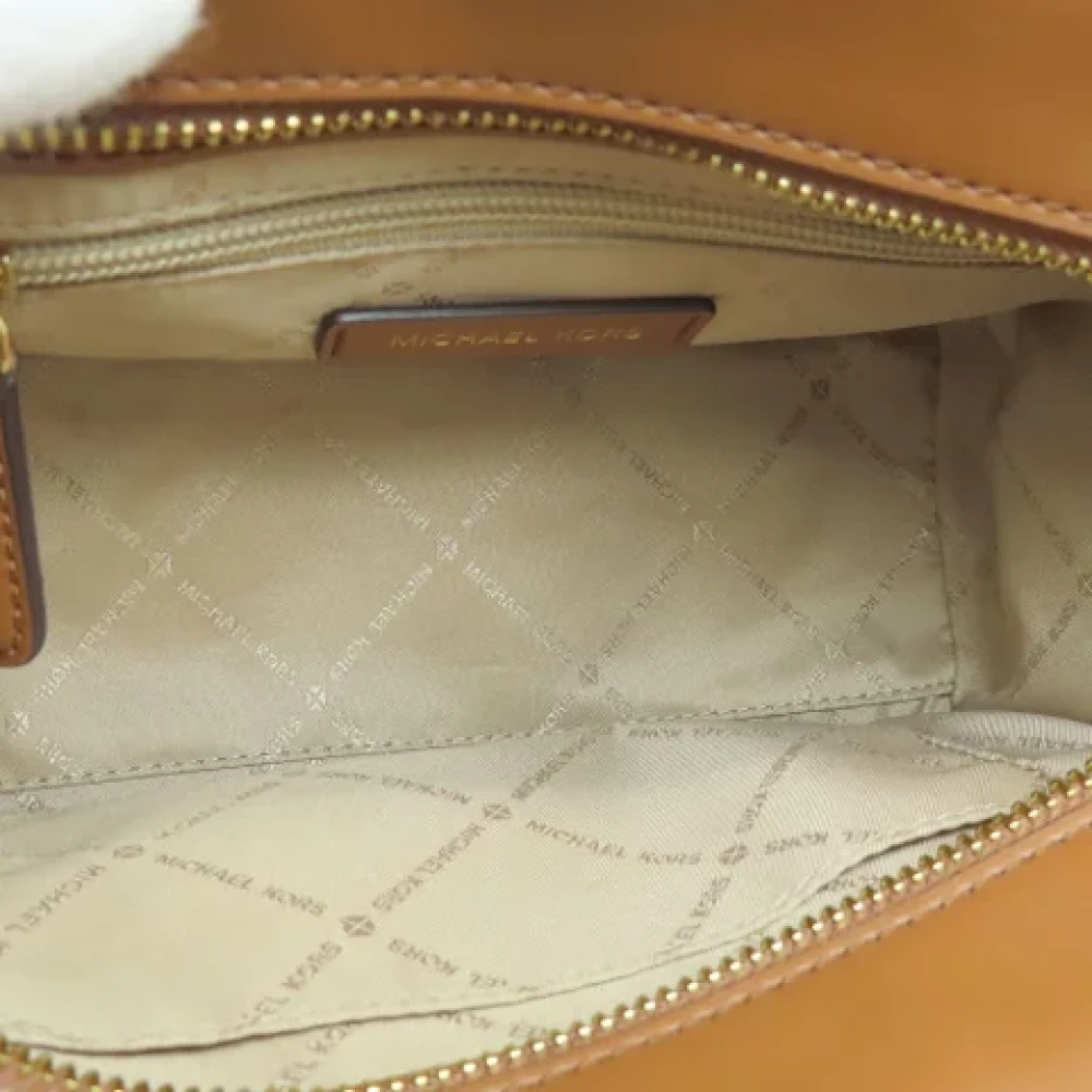Michael Kors Pre-owned Fabric handbags Beige Dames