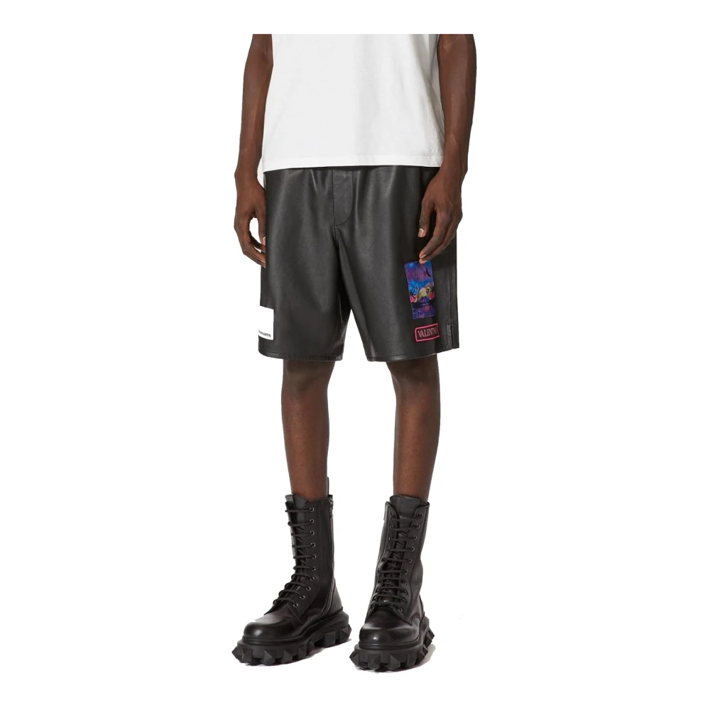 Valentino Leren shorts met patchdetails Black Heren