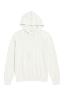 white-hooded-sweater-minimalist-style