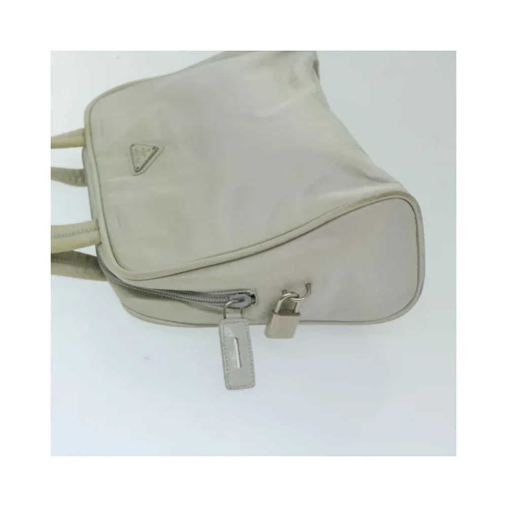 Prada Vintage Pre-owned Nylon handbags Gray Dames