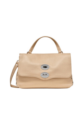pink-handbag-with-adjustable-shoulder-strap