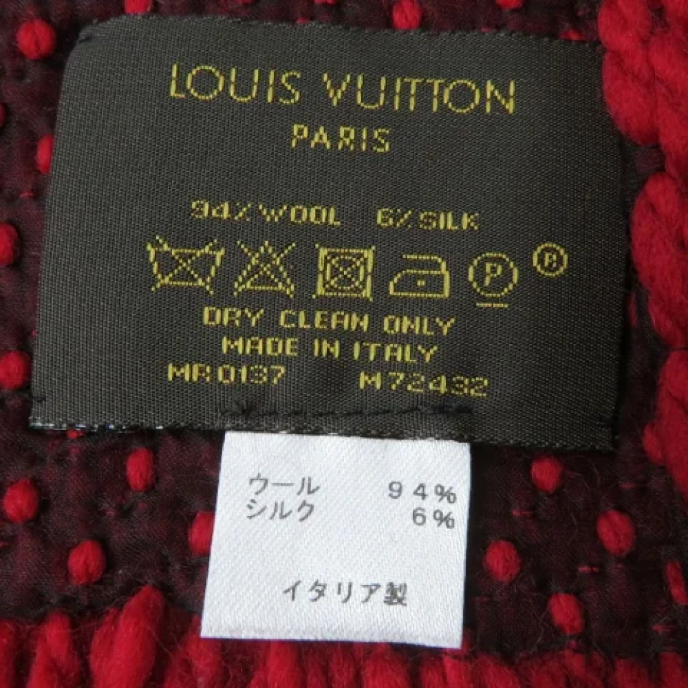 Louis Vuitton Vintage Pre-owned Wool scarves Red Dames