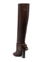 bottes-en-cuir-avec-detail-en-or