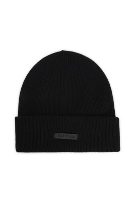 luxurious-black-cashmere-hat