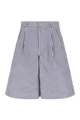 Randiga veckade shorts