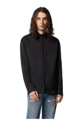 black-shirt