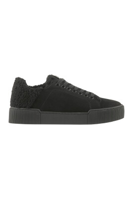 black-sneakers-for-women