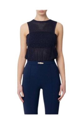 haut-sans-manches-bleu-en-tricot-avec-lurex