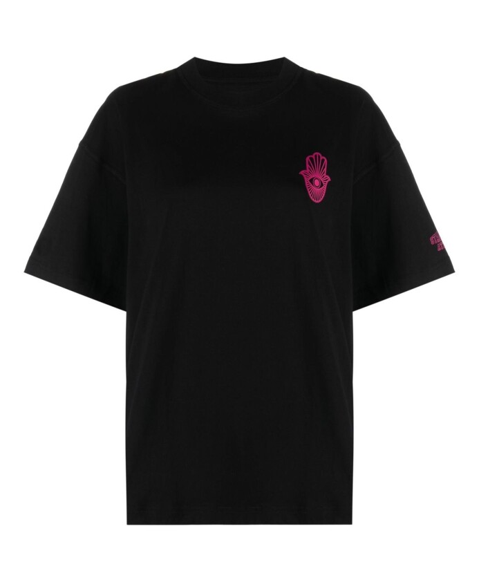 t-shirt-noir-decontracte-a-manches-courtes