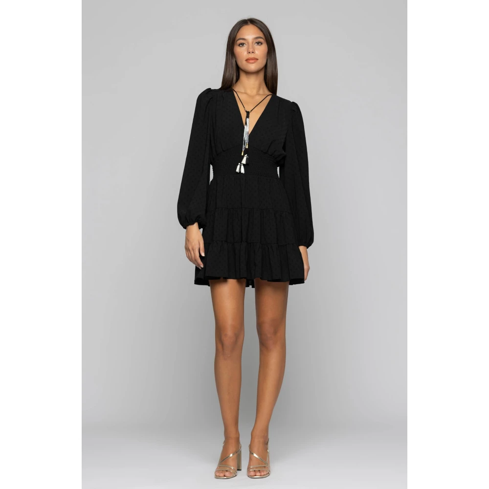 Kocca Mini Jurk met Volant en V-hals Black Dames