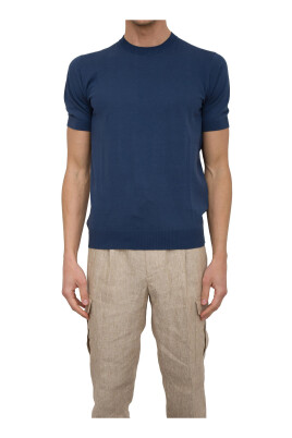 blue-crew-neck-shirt