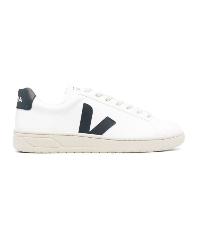 white-sneakers-with-smooth-grain-leather-application