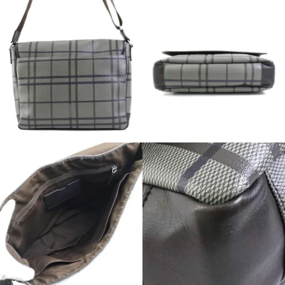 Coach Pre-owned Plastic shoulder-bags Brown Heren