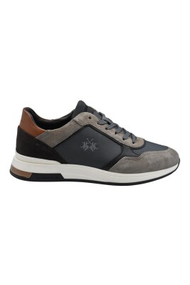 laced-shoes-elegant-comfort