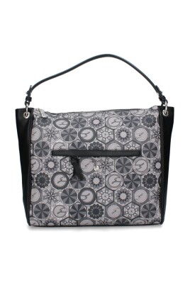 black-shoppers-bag