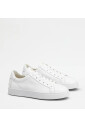 sneakers-blanches-en-cuir-de-veau-avec-semelle-en-caoutchouc