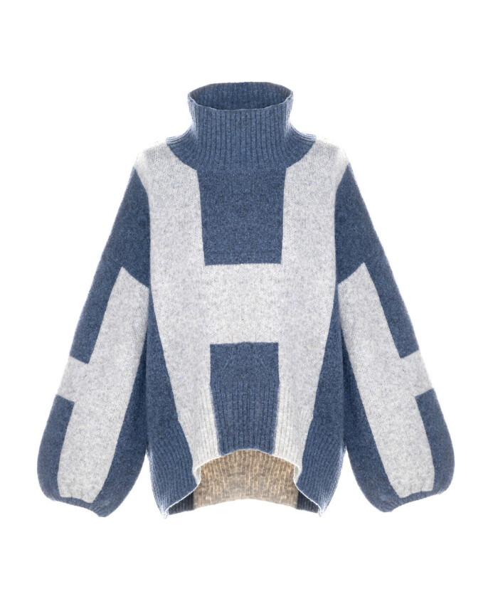 pull-bleu-en-tricot-avec-manches-bouffantes