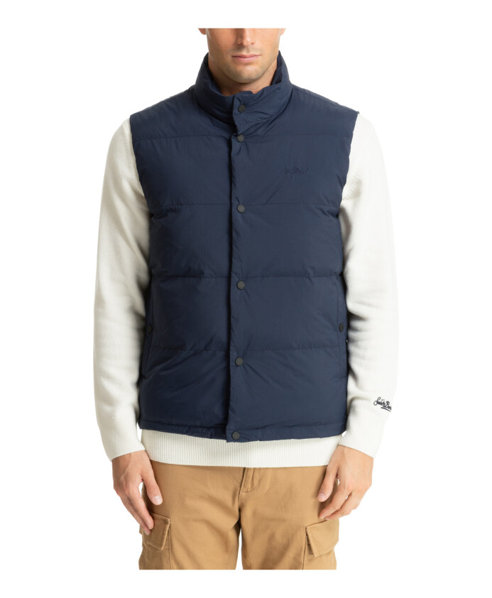 gilet-uni-avec-details-logo