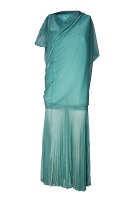 langt-halvgennemsigtigt-kjole-med-draperinger