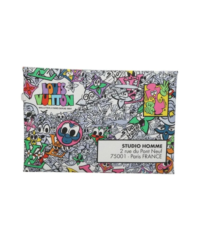 pre-owned-toile-pochettes-minaudieres
