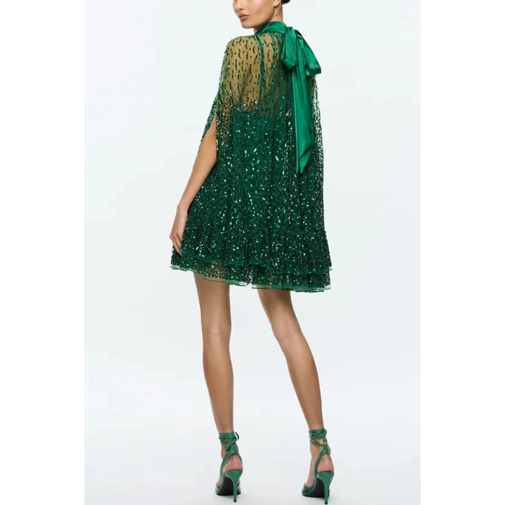 alice + olivia Groene Jurk met Cape Overlay Green Dames