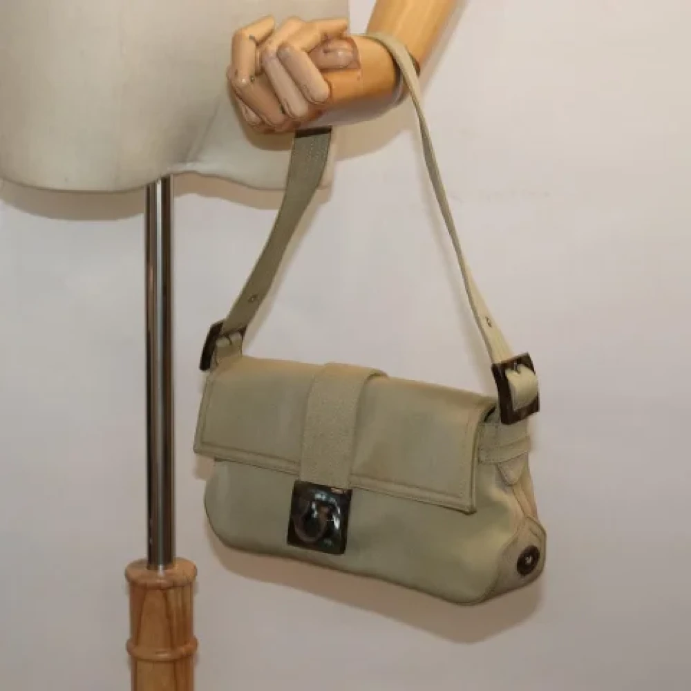 Salvatore Ferragamo Pre-owned Canvas shoulder-bags Beige Dames